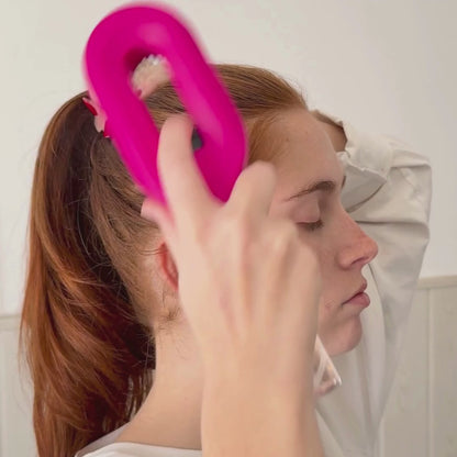 GlamBrush™ — Brush & Hydrate in One Step